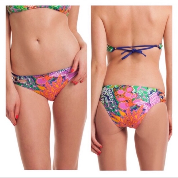 Trina Turk Other - •Trina Turk Bikini Tropic Escape Hipster G172